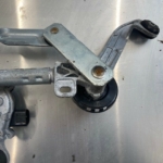 LV63RRU-FRONT WIPER MOTOR AND LINKAGE-1