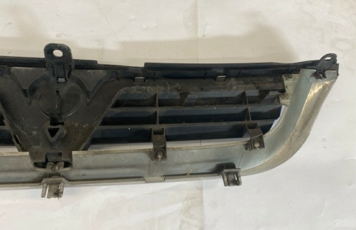 VAUXHALL VECTRA B FRONT GRILL-8